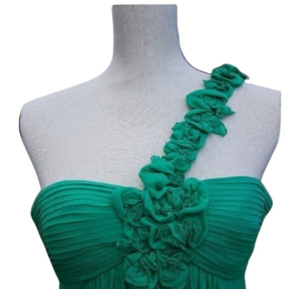 BCBGMaxAzria Emerald One Shoulder Formal Dress 0 - Picture 2 of 7